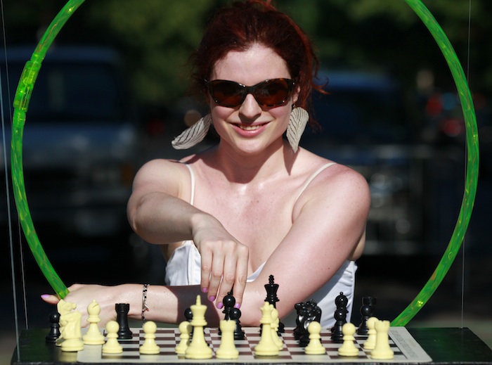 How many mistakes do Grandmaster chess players make? - Wojik