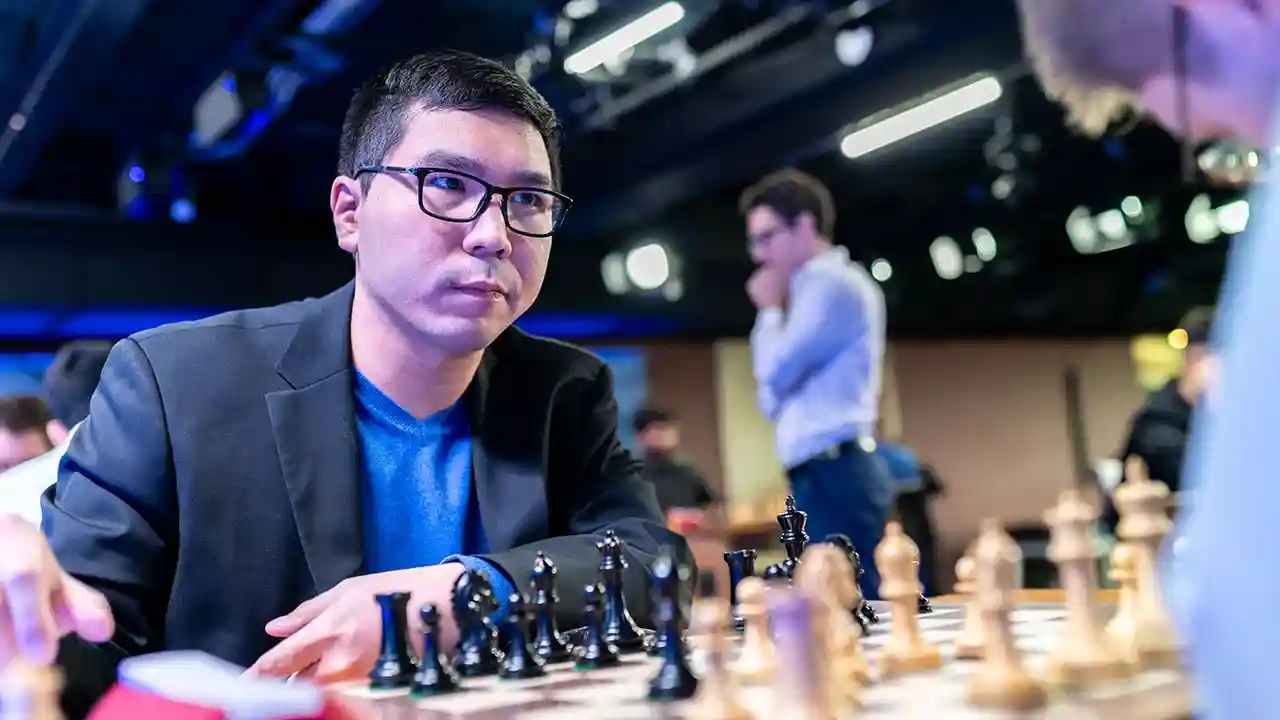 photo - 2025 Sinquefield Cup - Day 1 - GM Wesley So waits at the chess board - DSC_1932