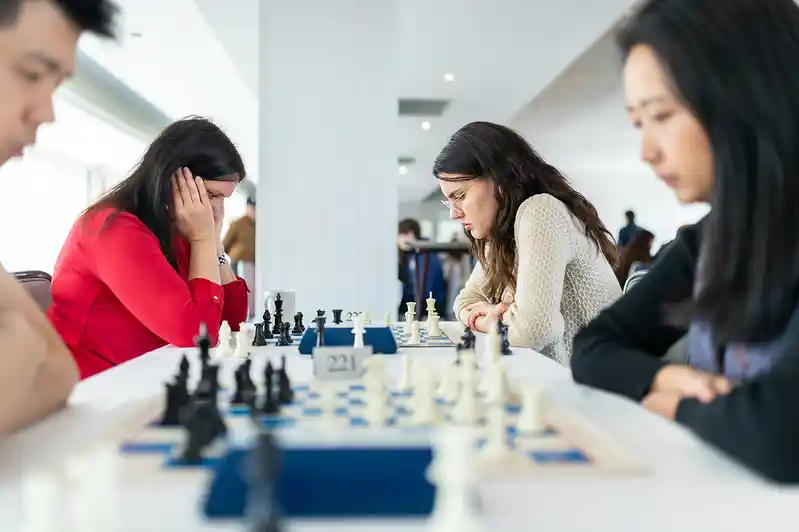 photo - intermediate chess class hero photo