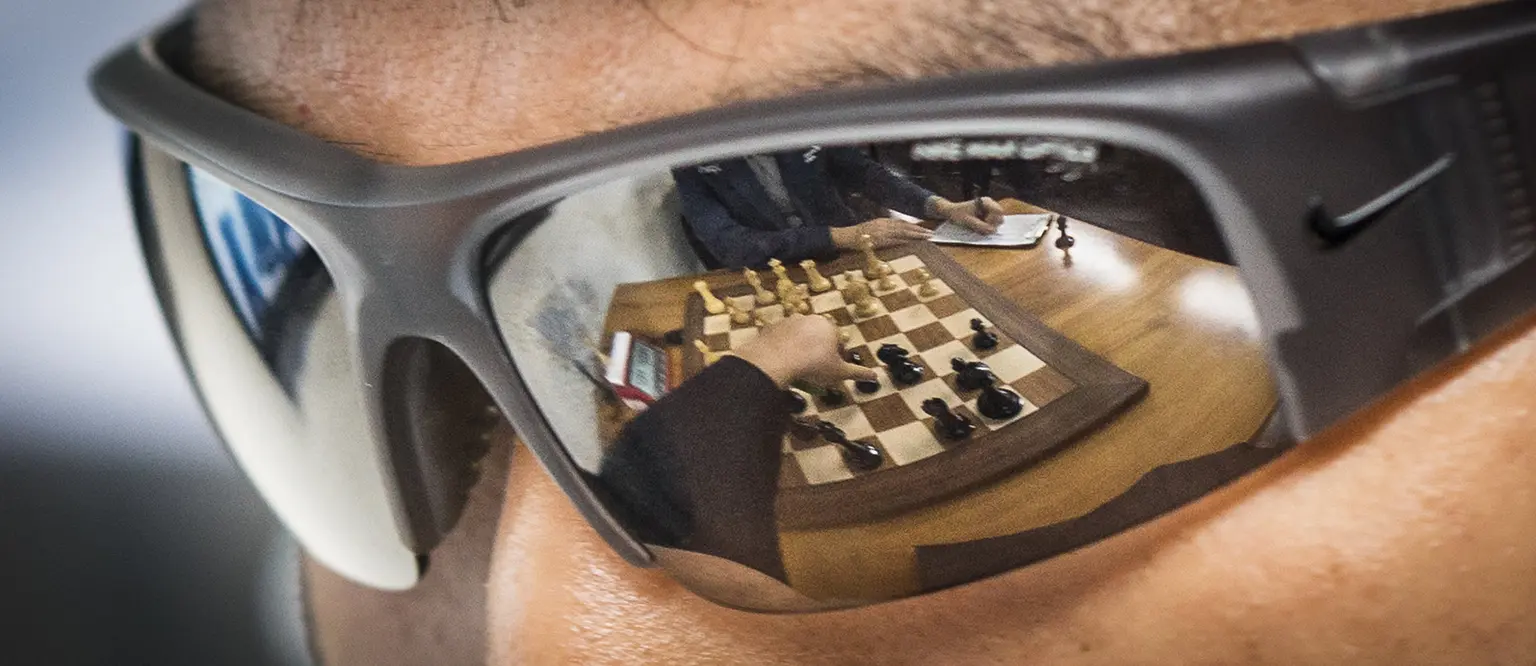 photo chess reflection in sunglasses