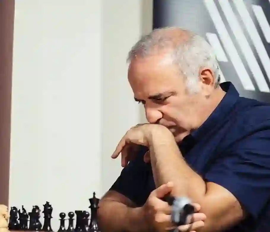 photo - 2025 Clutch Chess from 2019 Chess 9LX Day 2 - GM Garry Kasparov