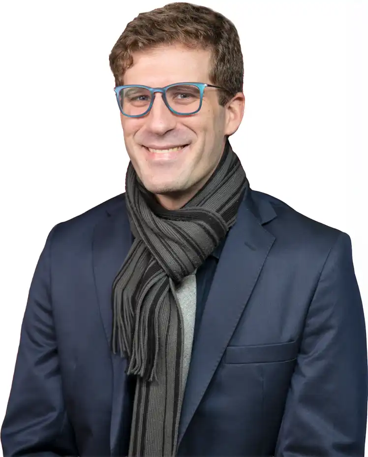 headshot photo of GM Robert Hungaski